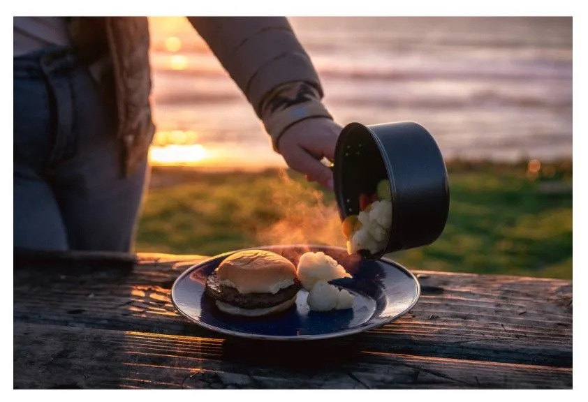 ENAMEL CAMPING TABLEWARE SET -